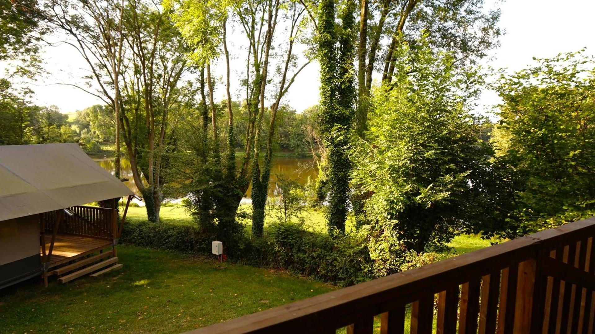 Camping L'Etruyere La Tardiere Bagian luar foto